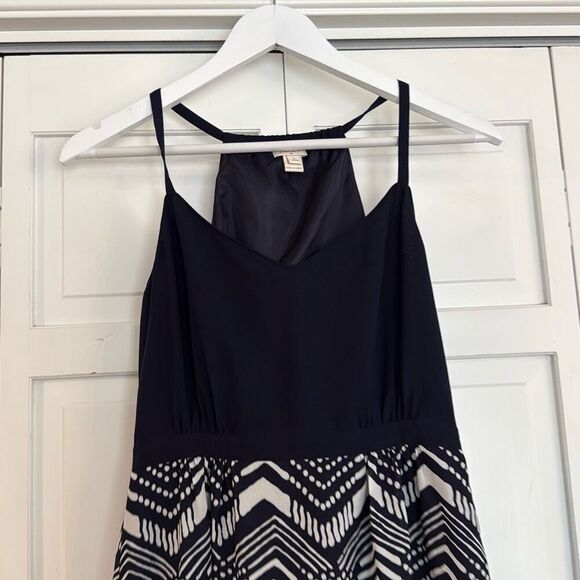 J.Crew navy and white Aztec chevron skirt halter maxi dress 4 petite - Picture 3 of 10